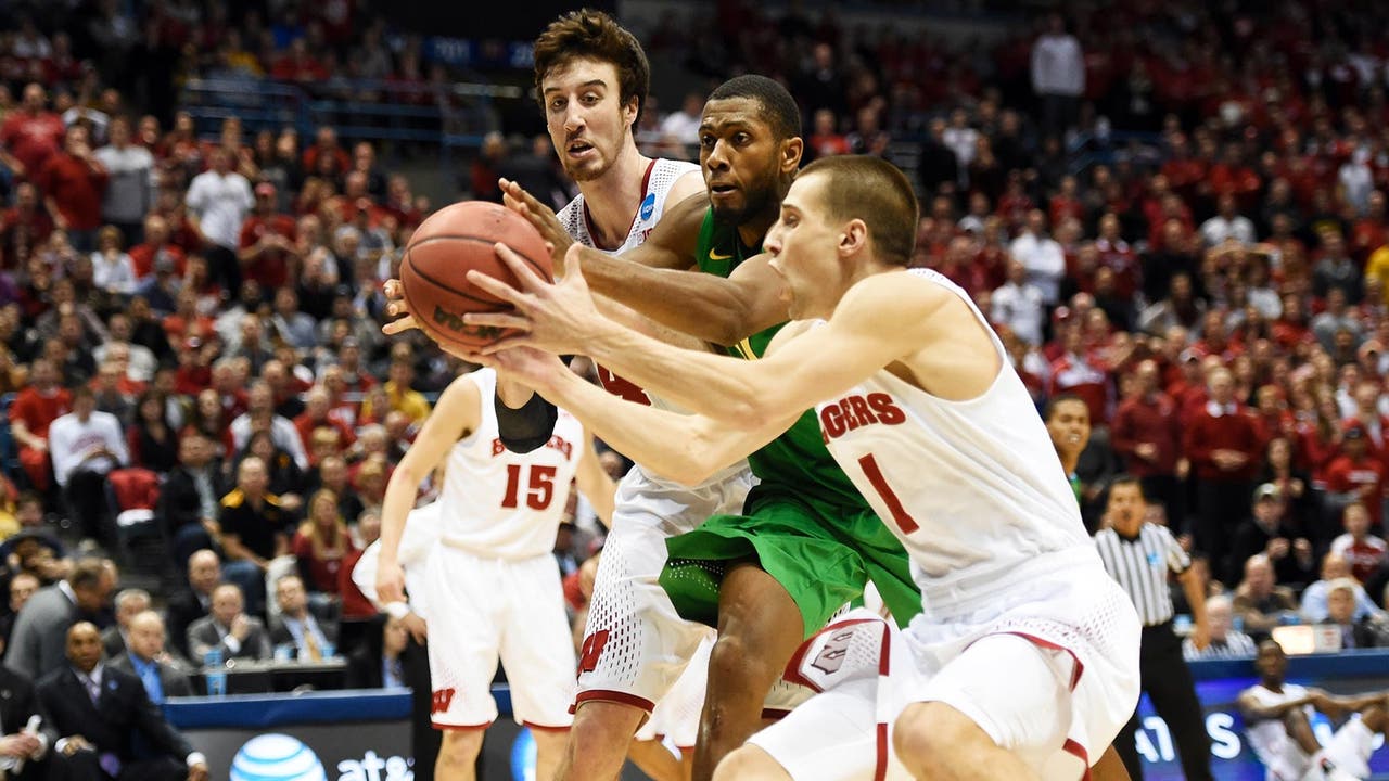 Wisconsin roars back in second half, fights off Oregon